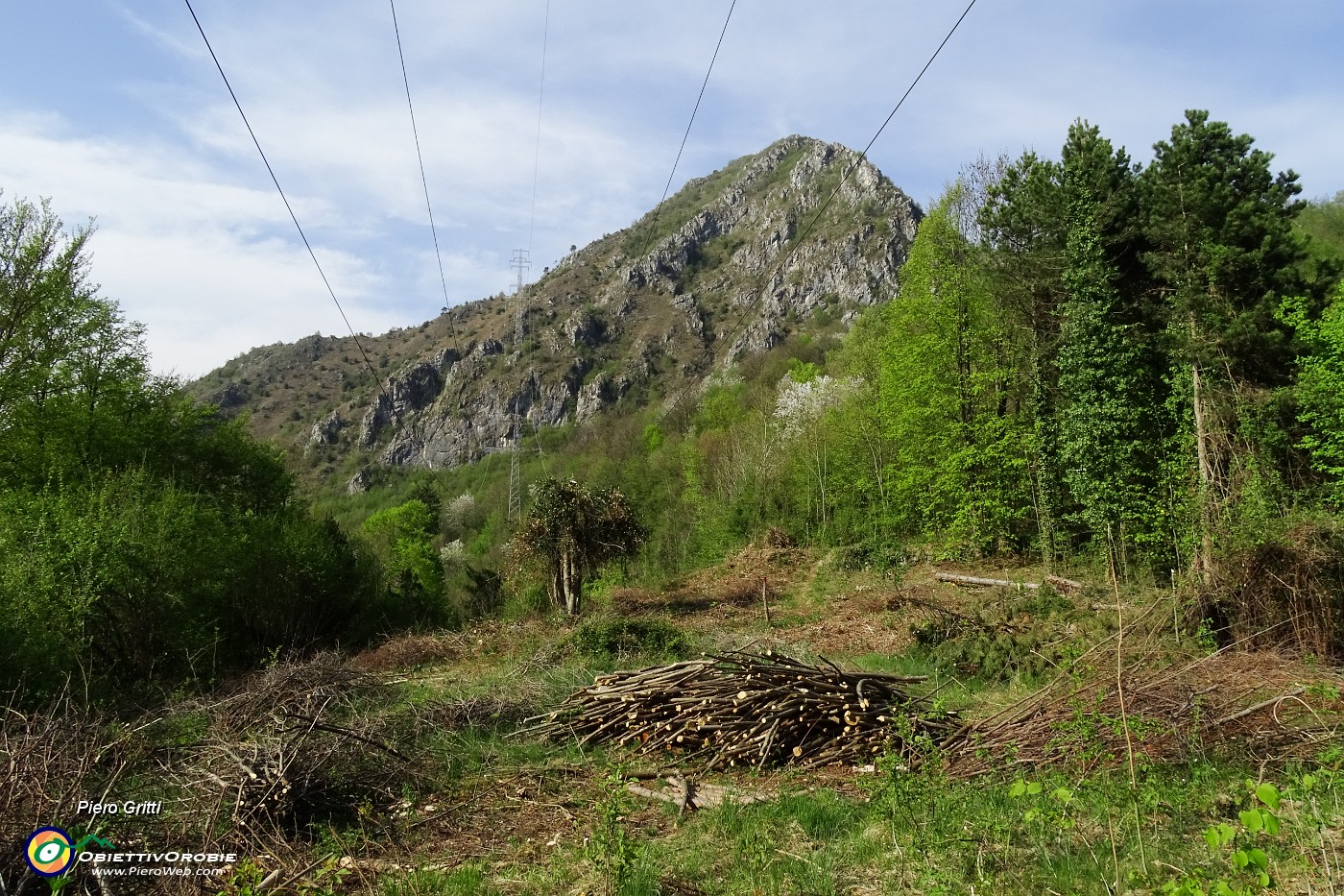 81 Vista sul versante sud del Pizzo di Spino.JPG